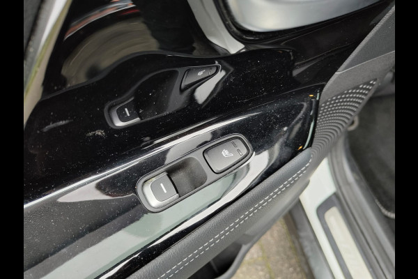 Kia e-Niro Executive 64kWh SOH 100% Leer Elek.Stoel+Memory Warmtepomp Pdc Navi Ecc Camera Apple Carplay Android Auto Stoelverwarming+Koeling Stuurverwarming Lmv Privacy Glas DAB Vess Lane Assist Blind Spot 1e Eigenaar Origineel Nederlandse Auto Zeer compleet!