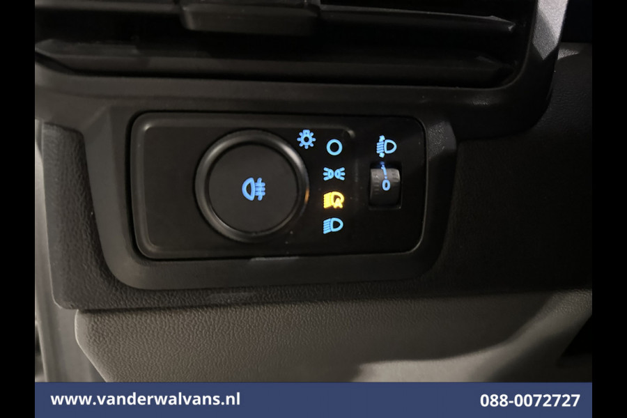 Ford Transit Custom 2.0 TDCI 136pk L2H1 Euro6 Airco | Camera | LED | Cruisecontrol | Verwarmde voorruit Parkeersensoren, Bijrijdersbank, 2800kg trekvermogen