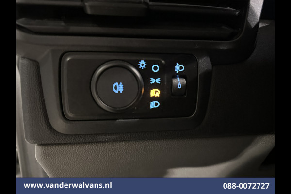 Ford Transit Custom 2.0 TDCI 136pk L2H1 Euro6 Airco | Camera | LED | Cruisecontrol | Verwarmde voorruit Parkeersensoren, Bijrijdersbank, 2800kg trekvermogen