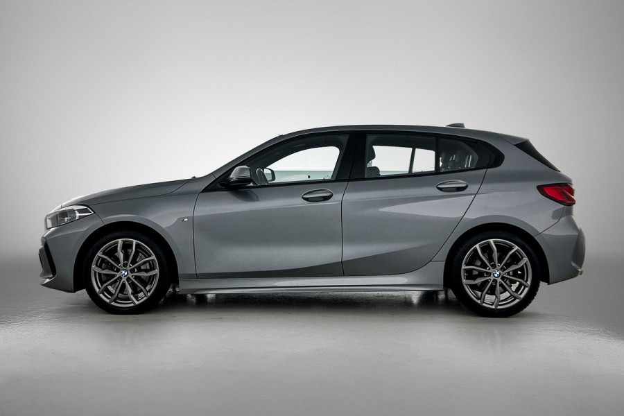 BMW 1-serie 120i M-SPORT Business Edition Plus(Dealer OnderH, Carplay, Stoel& Stuur Verwarming, Head-up, SfeerV, PDC V+A, Etc)