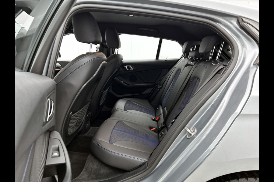 BMW 1-serie 120i M-SPORT Business Edition Plus(Dealer OnderH, Carplay, Stoel& Stuur Verwarming, Head-up, SfeerV, PDC V+A, Etc)