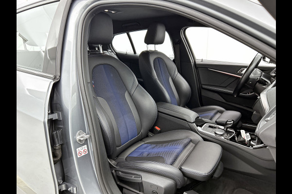 BMW 1-serie 120i M-SPORT Business Edition Plus(Dealer OnderH, Carplay, Stoel& Stuur Verwarming, Head-up, SfeerV, PDC V+A, Etc)
