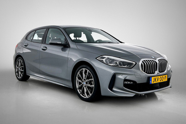 BMW 1-serie 120i M-SPORT Business Edition Plus(Dealer OnderH, Carplay, Stoel& Stuur Verwarming, Head-up, SfeerV, PDC V+A, Etc)