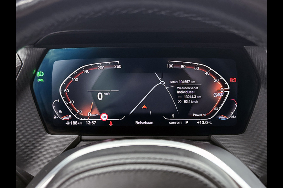 BMW 1-serie 120i M-SPORT Business Edition Plus(Dealer OnderH, Carplay, Stoel& Stuur Verwarming, Head-up, SfeerV, PDC V+A, Etc)