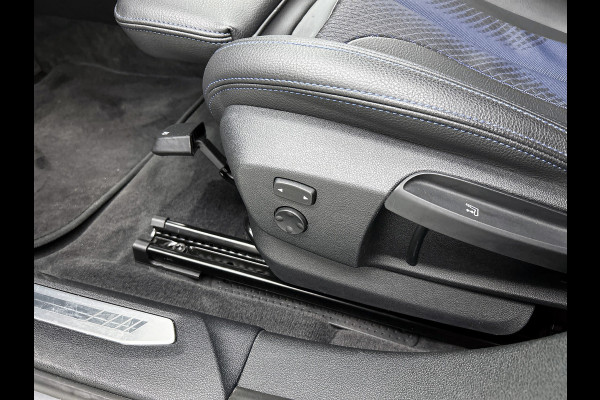 BMW 1-serie 120i M-SPORT Business Edition Plus(Dealer OnderH, Carplay, Stoel& Stuur Verwarming, Head-up, SfeerV, PDC V+A, Etc)