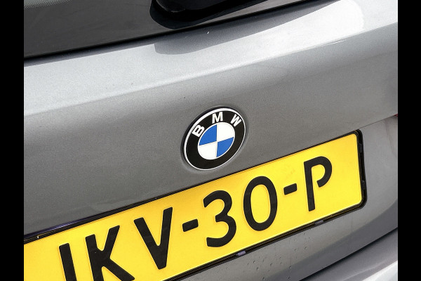 BMW 1-serie 120i M-SPORT Business Edition Plus(Dealer OnderH, Carplay, Stoel& Stuur Verwarming, Head-up, SfeerV, PDC V+A, Etc)