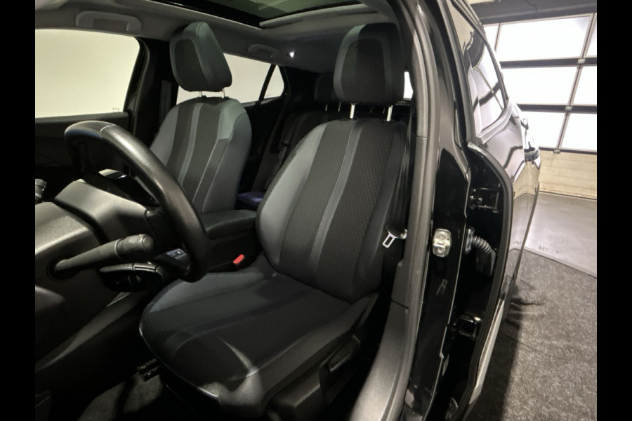 Peugeot e-2008 EV Allure 50 kWh Panoramadak | Cruise Control | 18 "Inch LM Velgen