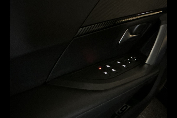 Peugeot e-2008 EV Allure 50 kWh Panoramadak | Cruise Control | 18 "Inch LM Velgen