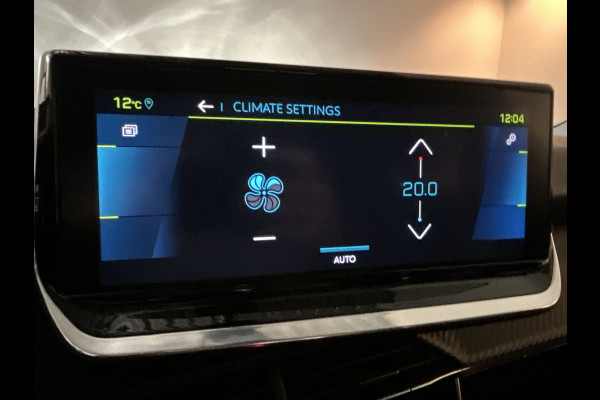 Peugeot e-2008 EV Allure 50 kWh Panoramadak | Cruise Control | 18 "Inch LM Velgen
