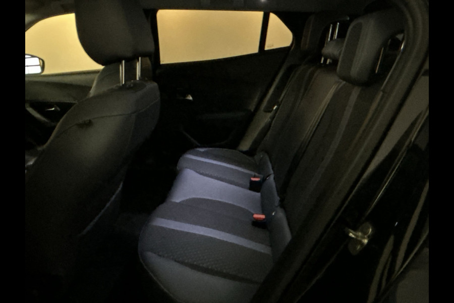 Peugeot e-2008 EV Allure 50 kWh Panoramadak | Cruise Control | 18 "Inch LM Velgen