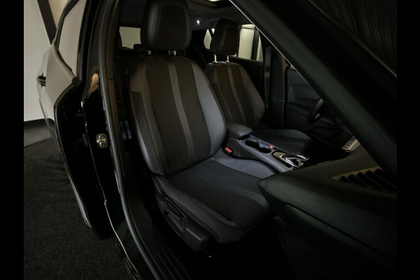 Peugeot e-2008 EV Allure 50 kWh Panoramadak | Cruise Control | 18 "Inch LM Velgen