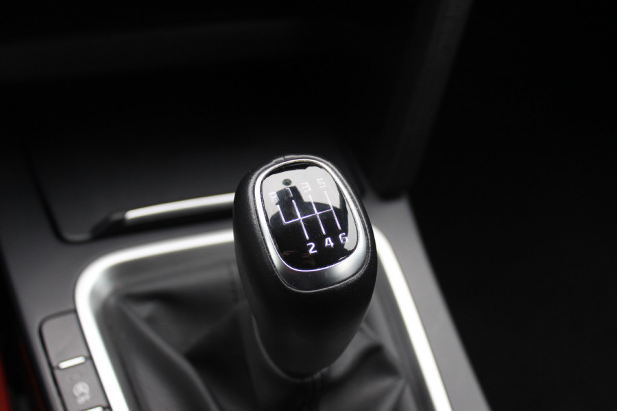 Kia Ceed Sportswagon 1.5 T-GDi DynamicLine / Trekhaak / Camera / Navigatie / 16'' / LED Koplampen / DAB / ACC