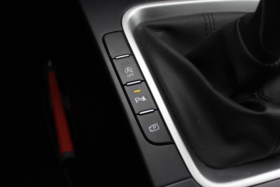 Kia Ceed Sportswagon 1.5 T-GDi DynamicLine / Trekhaak / Camera / Navigatie / 16'' / LED Koplampen / DAB / ACC