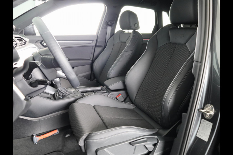Audi Q3 35 TFSI S edition Competition 150pk| Verlengde garantie | Navigatie | Parkeercamera | 19 inch Lichtmetalen velgen | Apple Carplay/ Android Auto