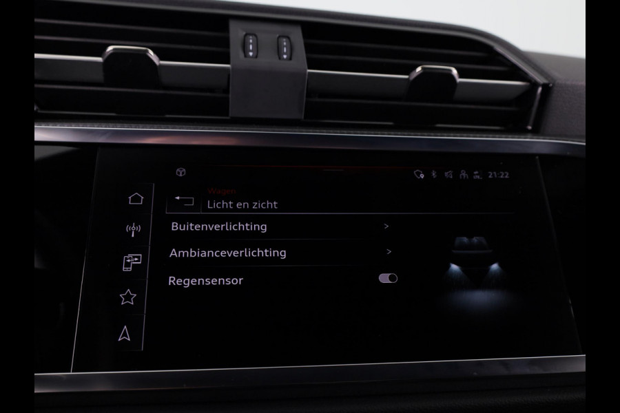 Audi Q3 35 TFSI S edition Competition 150pk| Verlengde garantie | Navigatie | Parkeercamera | 19 inch Lichtmetalen velgen | Apple Carplay/ Android Auto