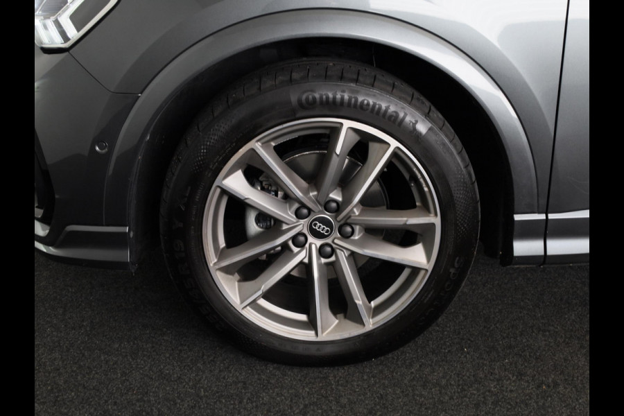 Audi Q3 35 TFSI S edition Competition 150pk| Verlengde garantie | Navigatie | Parkeercamera | 19 inch Lichtmetalen velgen | Apple Carplay/ Android Auto