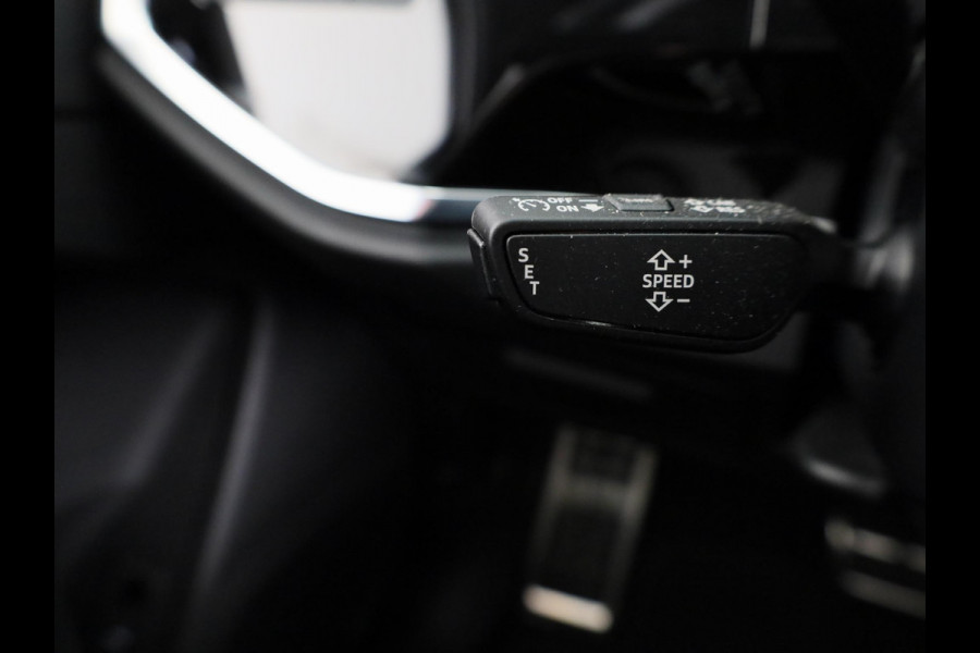 Audi Q3 35 TFSI S edition Competition 150pk| Verlengde garantie | Navigatie | Parkeercamera | 19 inch Lichtmetalen velgen | Apple Carplay/ Android Auto