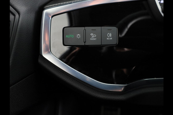Audi Q3 35 TFSI S edition Competition 150pk| Verlengde garantie | Navigatie | Parkeercamera | 19 inch Lichtmetalen velgen | Apple Carplay/ Android Auto