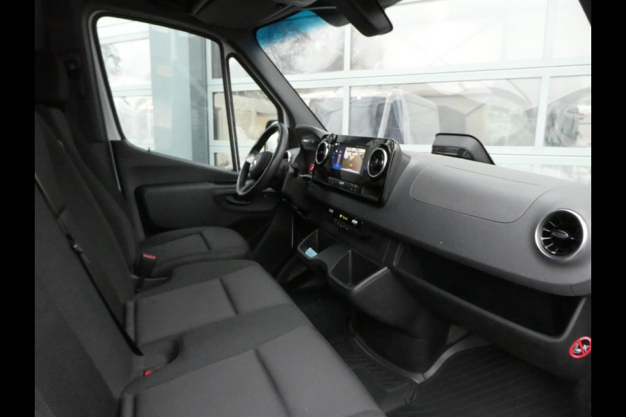 Mercedes-Benz Sprinter 317cdi 170pk L2H2 Airco, camera, Navi, Mbux 10, LED, Xenon, 3-Zits.