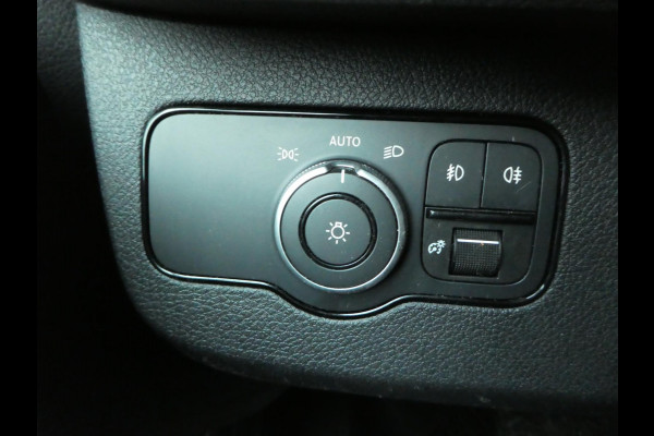 Mercedes-Benz Sprinter 317cdi 170pk L2H2 Airco, camera, Navi, Mbux 10, LED, Xenon, 3-Zits.