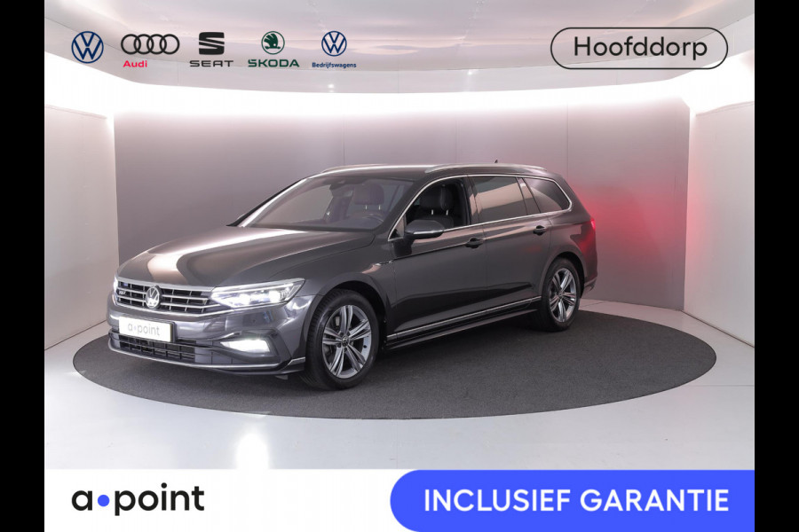 Volkswagen Passat Variant 1.5 TSI R-Line Business 150 pk Automaat (DSG) | Verlengde garantie | Navigatie | Parkeersensoren | Achteruitrijcamera | Stoelverwarming |