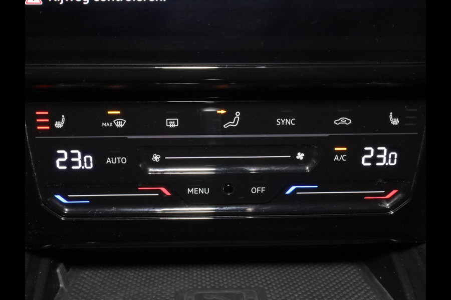 Volkswagen Passat Variant 1.5 TSI R-Line Business 150 pk Automaat (DSG) | Verlengde garantie | Navigatie | Parkeersensoren | Achteruitrijcamera | Stoelverwarming |