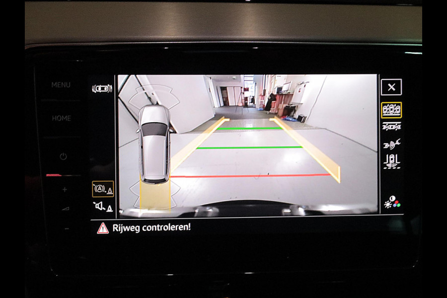 Volkswagen Passat Variant 1.5 TSI R-Line Business 150 pk Automaat (DSG) | Verlengde garantie | Navigatie | Parkeersensoren | Achteruitrijcamera | Stoelverwarming |