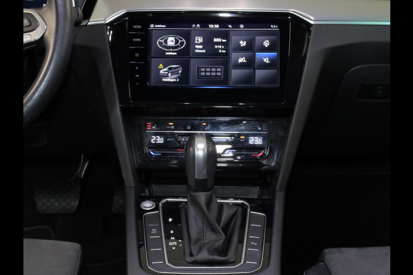 Volkswagen Passat Variant 1.5 TSI R-Line Business 150 pk Automaat (DSG) | Verlengde garantie | Navigatie | Parkeersensoren | Achteruitrijcamera | Stoelverwarming |