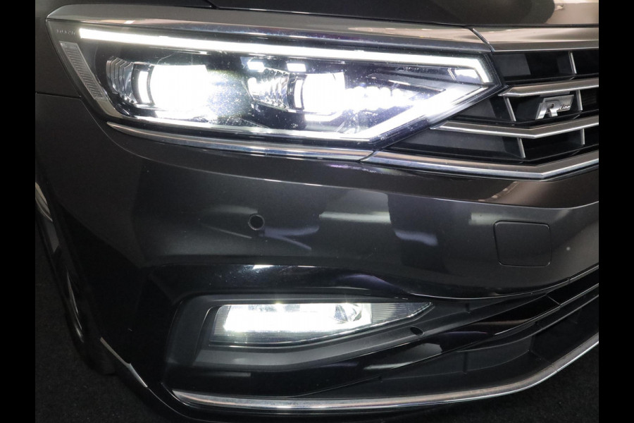 Volkswagen Passat Variant 1.5 TSI R-Line Business 150 pk Automaat (DSG) | Verlengde garantie | Navigatie | Parkeersensoren | Achteruitrijcamera | Stoelverwarming |