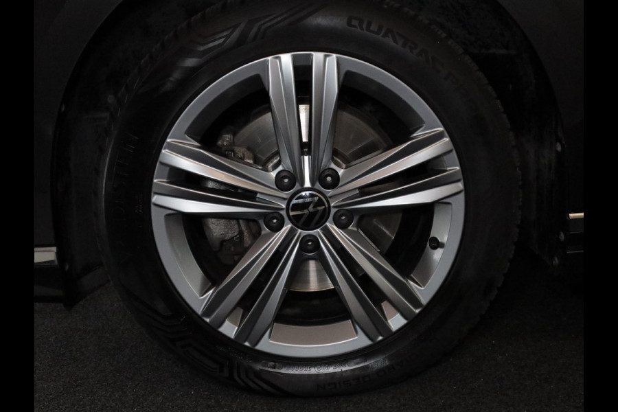 Volkswagen Passat Variant 1.5 TSI R-Line Business 150 pk Automaat (DSG) | Verlengde garantie | Navigatie | Parkeersensoren | Achteruitrijcamera | Stoelverwarming |