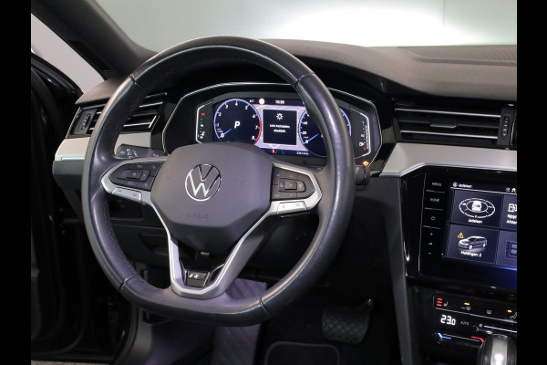Volkswagen Passat Variant 1.5 TSI R-Line Business 150 pk Automaat (DSG) | Verlengde garantie | Navigatie | Parkeersensoren | Achteruitrijcamera | Stoelverwarming |