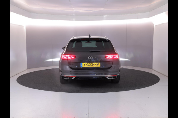Volkswagen Passat Variant 1.5 TSI R-Line Business 150 pk Automaat (DSG) | Verlengde garantie | Navigatie | Parkeersensoren | Achteruitrijcamera | Stoelverwarming |