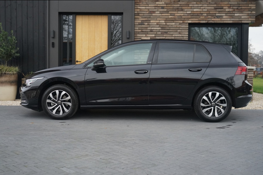 Volkswagen Golf VIII 1.0 TSI Active