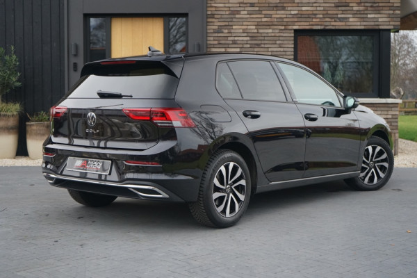 Volkswagen Golf VIII 1.0 TSI Active
