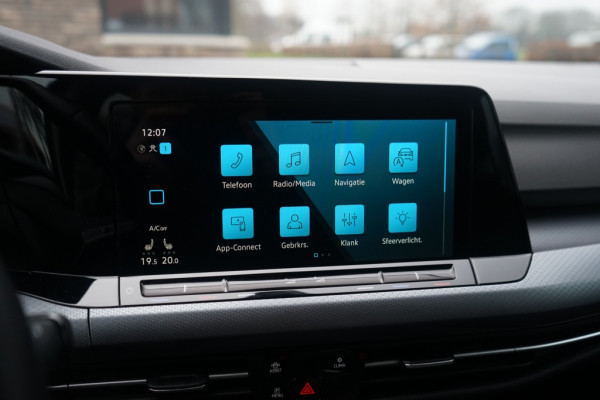 Volkswagen Golf VIII 1.0 TSI Active