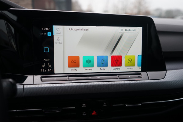 Volkswagen Golf VIII 1.0 TSI Active