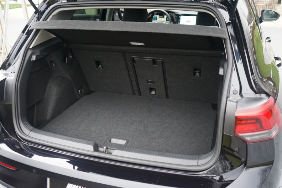 Volkswagen Golf VIII 1.0 TSI Active