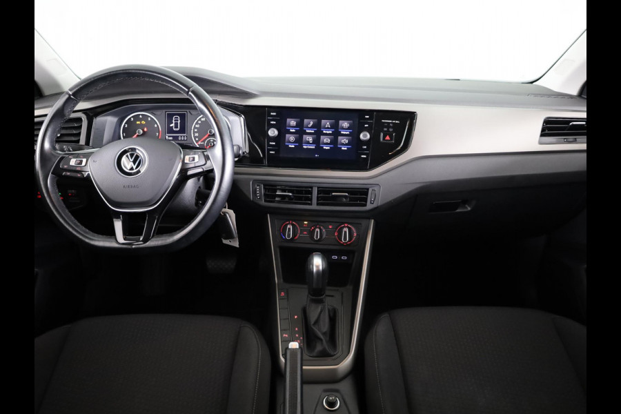 Volkswagen Polo 1.0 TSI R-Line Edition 95 pk Automaat (DSG) | Navigatie via App | Trekhaak | Parkeersensoren | Adaptieve cruise control |