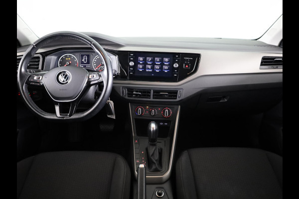 Volkswagen Polo 1.0 TSI R-Line Edition 95 pk Automaat (DSG) | Navigatie via App | Trekhaak | Parkeersensoren | Adaptieve cruise control |