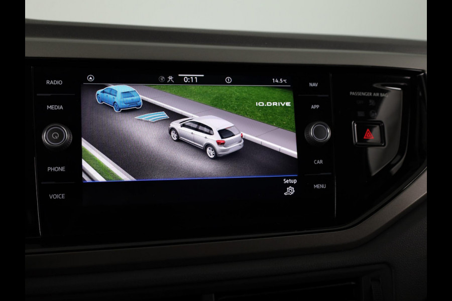 Volkswagen Polo 1.0 TSI R-Line Edition 95 pk Automaat (DSG) | Navigatie via App | Trekhaak | Parkeersensoren | Adaptieve cruise control |