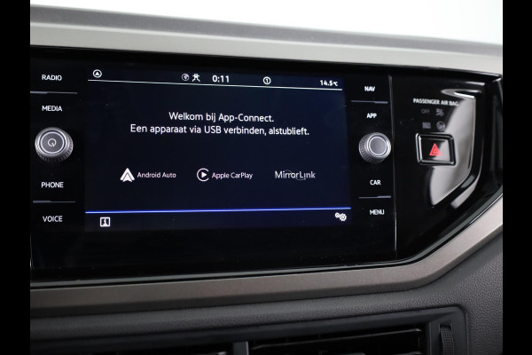 Volkswagen Polo 1.0 TSI R-Line Edition 95 pk Automaat (DSG) | Navigatie via App | Trekhaak | Parkeersensoren | Adaptieve cruise control |