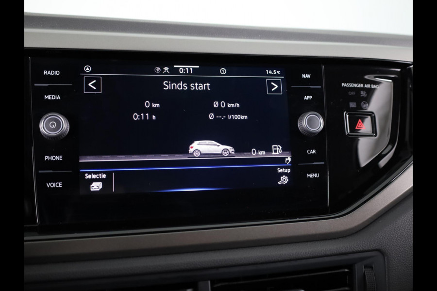 Volkswagen Polo 1.0 TSI R-Line Edition 95 pk Automaat (DSG) | Navigatie via App | Trekhaak | Parkeersensoren | Adaptieve cruise control |