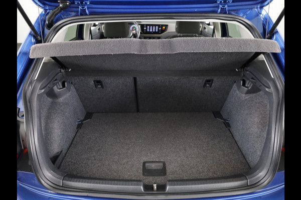Volkswagen Polo 1.0 TSI R-Line Edition 95 pk Automaat (DSG) | Navigatie via App | Trekhaak | Parkeersensoren | Adaptieve cruise control |