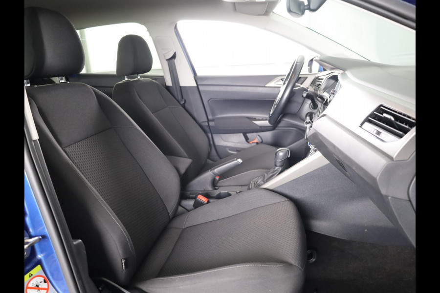 Volkswagen Polo 1.0 TSI R-Line Edition 95 pk Automaat (DSG) | Navigatie via App | Trekhaak | Parkeersensoren | Adaptieve cruise control |