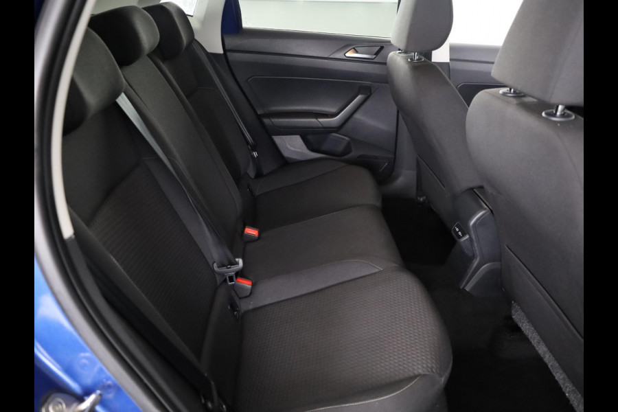 Volkswagen Polo 1.0 TSI R-Line Edition 95 pk Automaat (DSG) | Navigatie via App | Trekhaak | Parkeersensoren | Adaptieve cruise control |