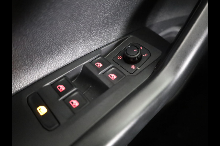 Volkswagen Polo 1.0 TSI R-Line Edition 95 pk Automaat (DSG) | Navigatie via App | Trekhaak | Parkeersensoren | Adaptieve cruise control |