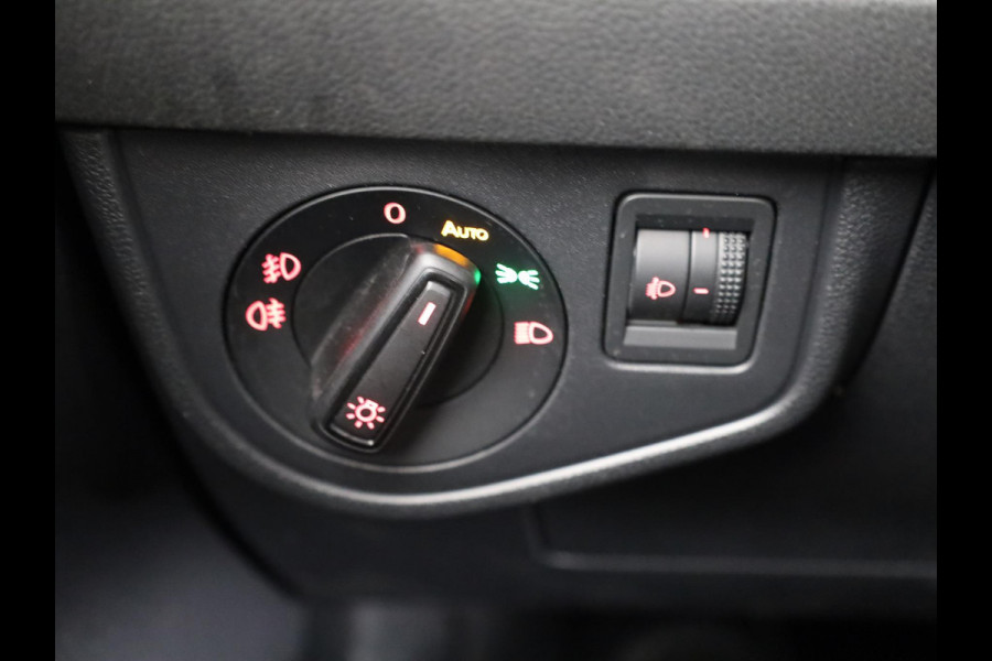 Volkswagen Polo 1.0 TSI R-Line Edition 95 pk Automaat (DSG) | Navigatie via App | Trekhaak | Parkeersensoren | Adaptieve cruise control |