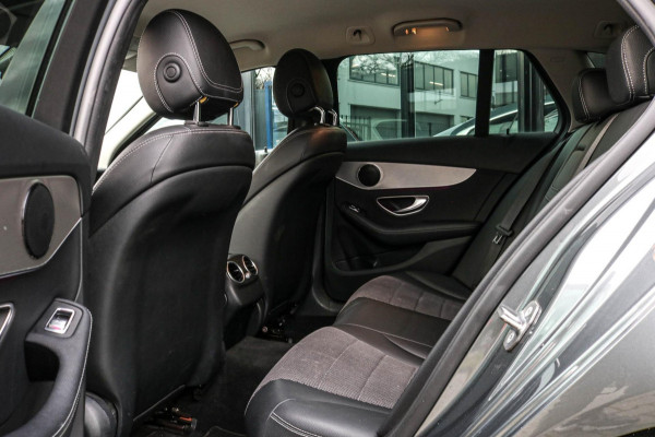 Mercedes-Benz C-Klasse Estate 180 - CARPLAY - NAVI - CAMERA - DEALER ONDERHOUDEN - STOELVERWARMING - SFEERVERLICHTING - DAB+ C180