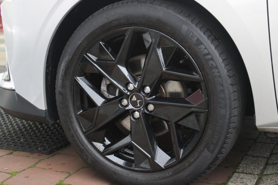 DS DS 4 1.2 130PK AUTOMAAT TROCADERO | HEAD UP DISPLAY | DODEHOEK DETECTIE | NAVIGATIE | DRAADLOZE APPLE CARPLAY/ANDROID AUTO | LED KOPLAMPEN | ACHTERUITRIJ CAMERA | 19" LICHTMETALEN VELGEN BLACK | ADAPTIVE CRUISE CONTROL | KEYLESS ENTRY/START |