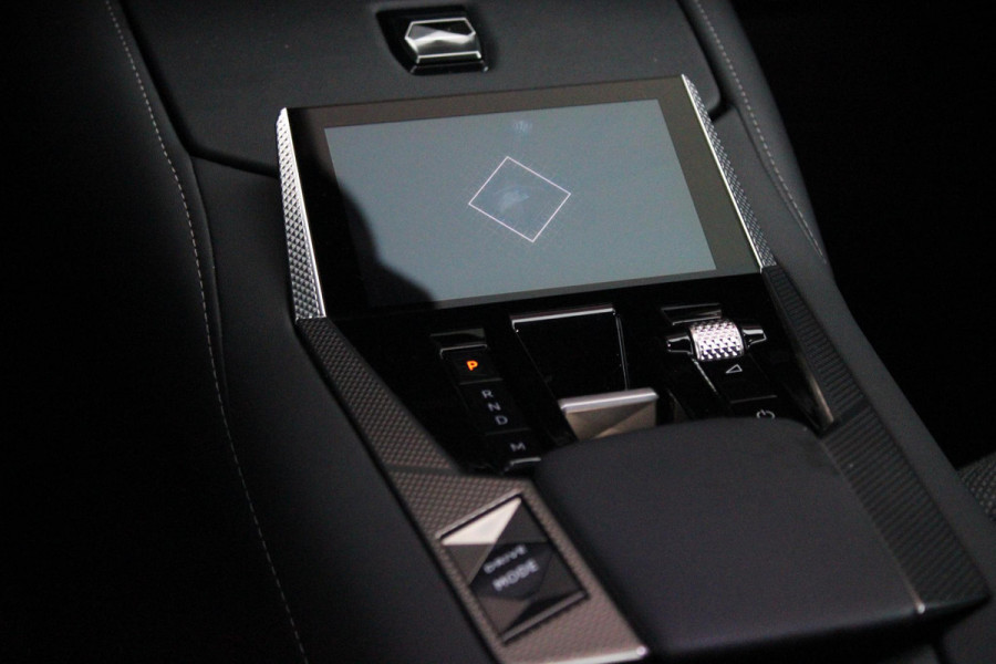 DS DS 4 1.2 130PK AUTOMAAT TROCADERO | HEAD UP DISPLAY | DODEHOEK DETECTIE | NAVIGATIE | DRAADLOZE APPLE CARPLAY/ANDROID AUTO | LED KOPLAMPEN | ACHTERUITRIJ CAMERA | 19" LICHTMETALEN VELGEN BLACK | ADAPTIVE CRUISE CONTROL | KEYLESS ENTRY/START |